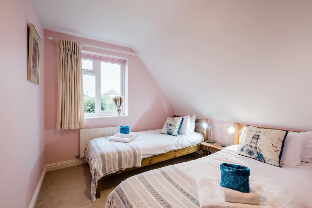 Spacious Home, Minutes Fom The Beach, Free Parking, Large Garden Area, Pets Welcome! Whitstable Bagian luar foto